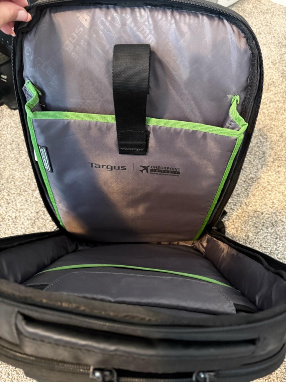 Black Professional Backpack - Picture 4 of 6